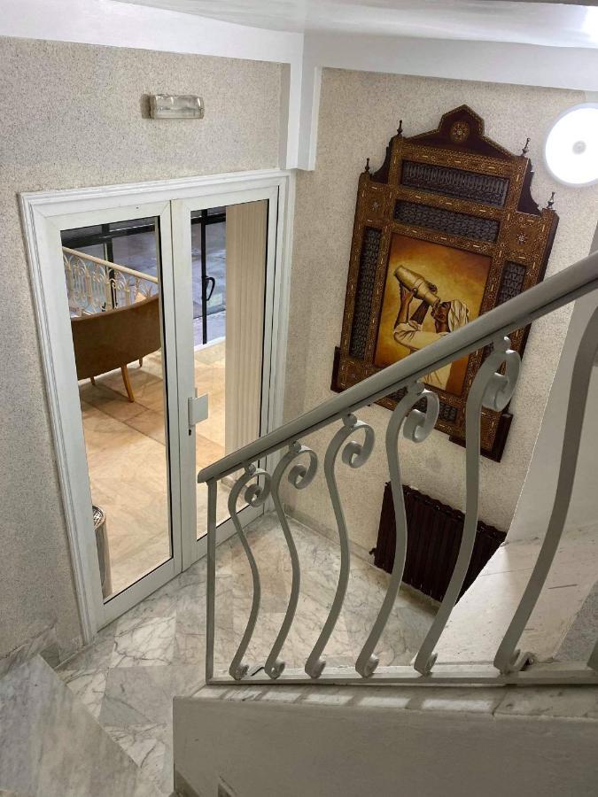 Hotel Le Calife Tunis Bagian luar foto