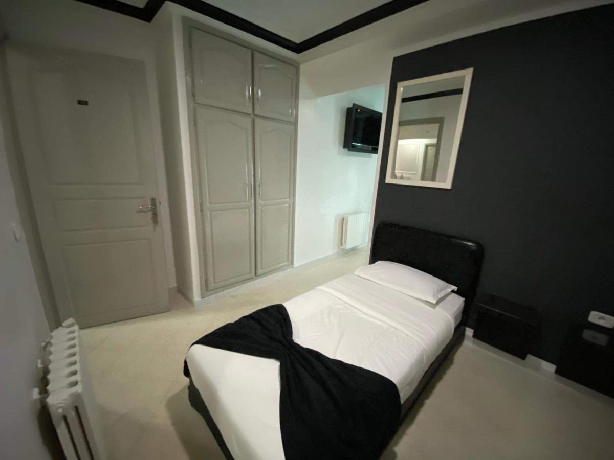 Hotel Le Calife Tunis Bagian luar foto