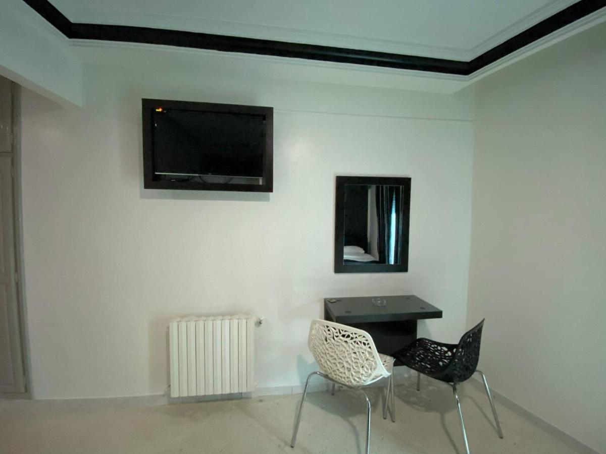 Hotel Le Calife Tunis Bagian luar foto